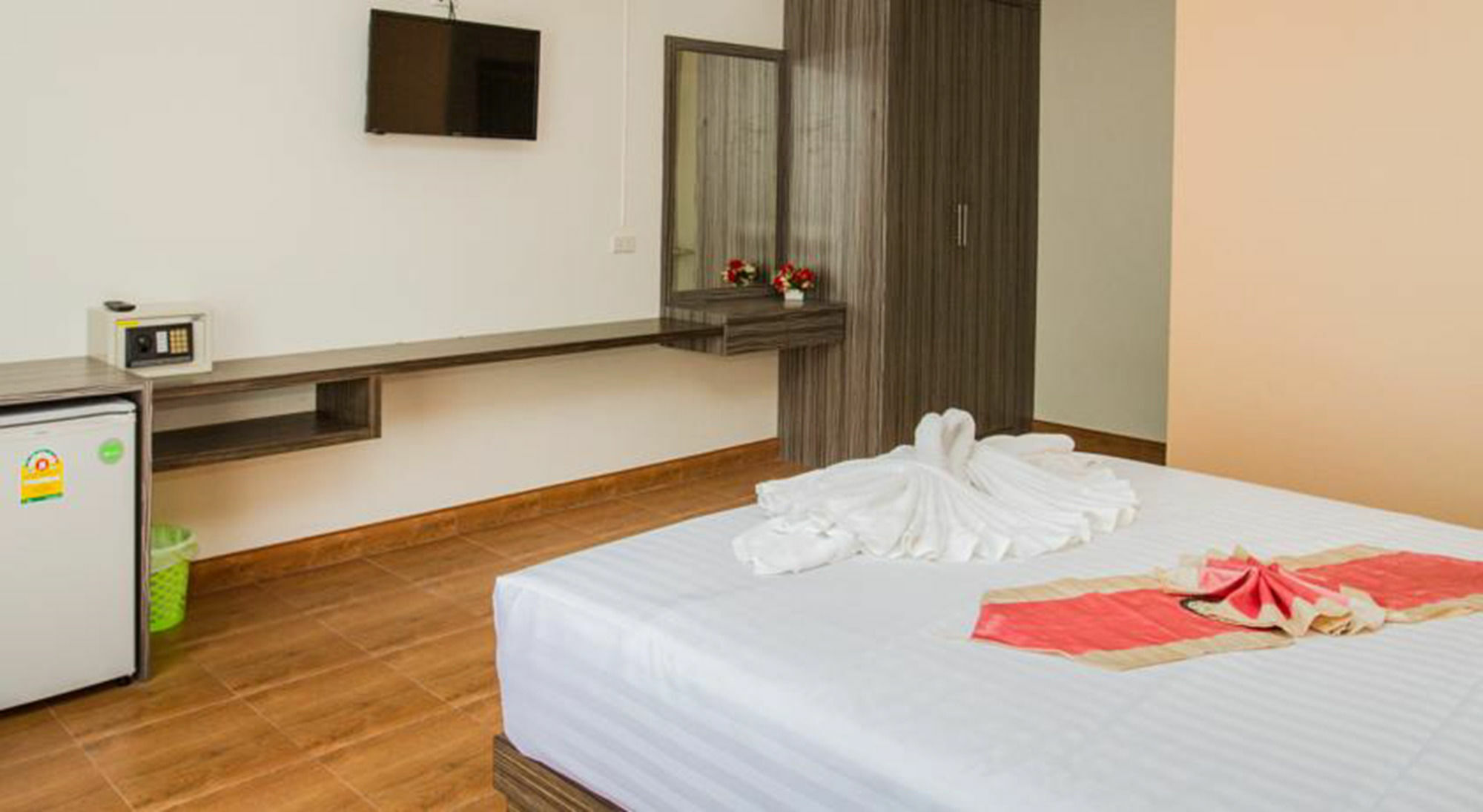 Valero Guesthouse Phuket Exterior foto